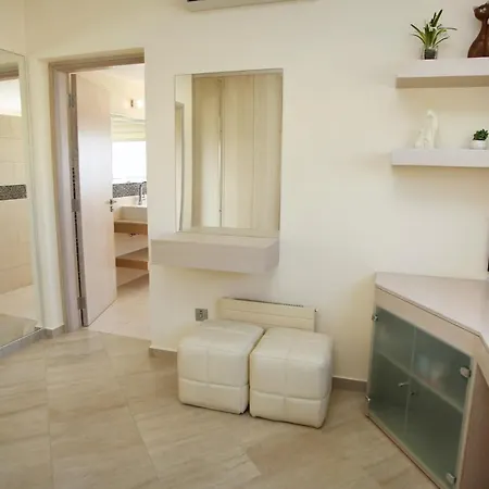 Seafront 5 Bedroom Paradise In Sea Caves * Pegeia