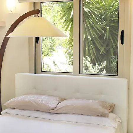 Seafront 5 Bedroom Paradise In Sea Caves