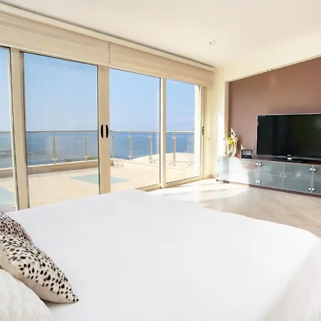 Seafront 5 Bedroom Paradise In Sea Caves Villa Peyia