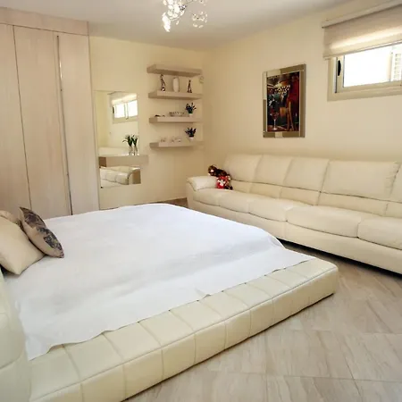 Seafront 5 Bedroom Paradise In Sea Caves *