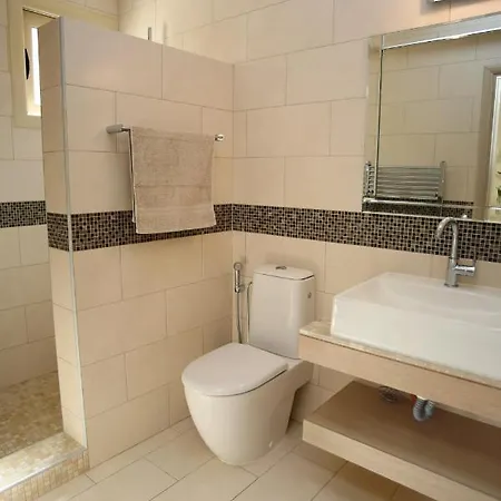 Seafront 5 Bedroom Paradise In Sea Caves *