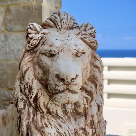 Seafront 5 Bedroom Paradise In Sea Caves * Peyia