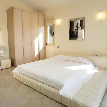Villa Seafront 5 Bedroom Paradise In Sea Caves *