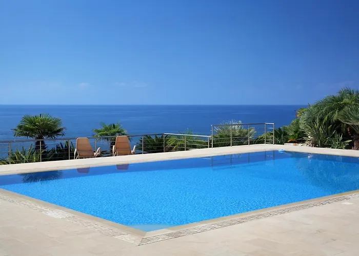 Seafront 5 Bedroom Paradise In Sea Caves Pegeia