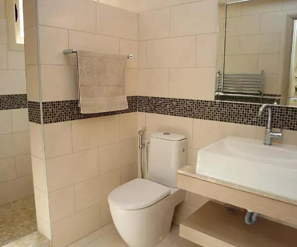 Seafront 5 Bedroom Paradise In Sea Caves *