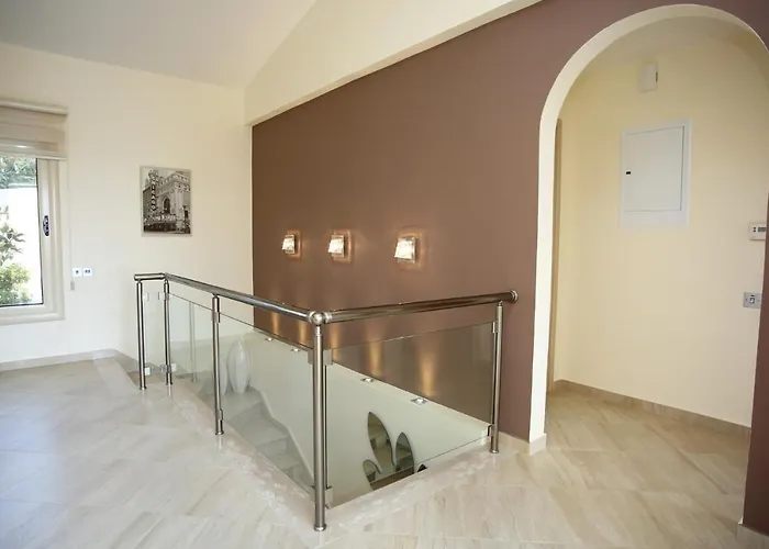 Seafront 5 Bedroom Paradise In Sea Caves * Pegeia