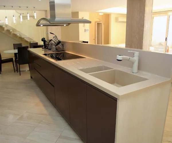 Seafront 5 Bedroom Paradise In Sea Caves Vila *