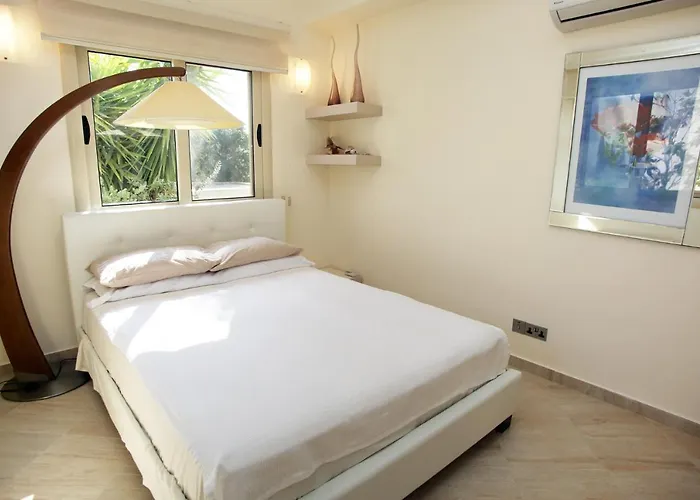 Villa Seafront 5 Bedroom Paradise In Sea Caves *