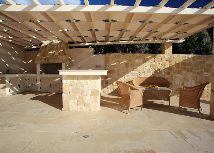 Seafront 5 Bedroom Paradise In Sea Caves Vila