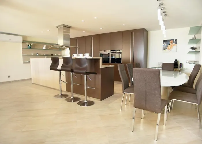 Seafront 5 Bedroom Paradise In Sea Caves *