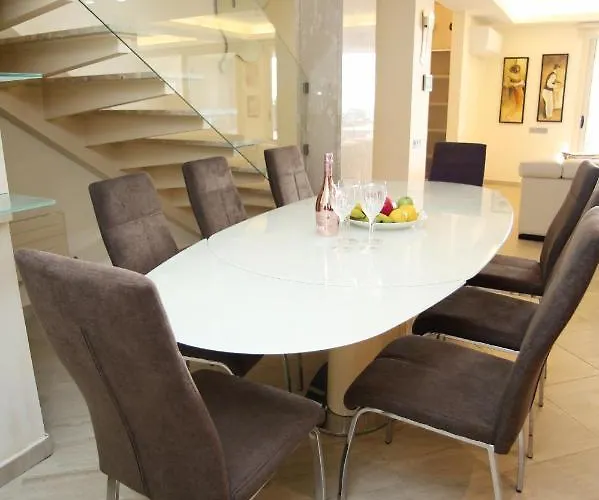 Seafront 5 Bedroom Paradise In Sea Caves Vila